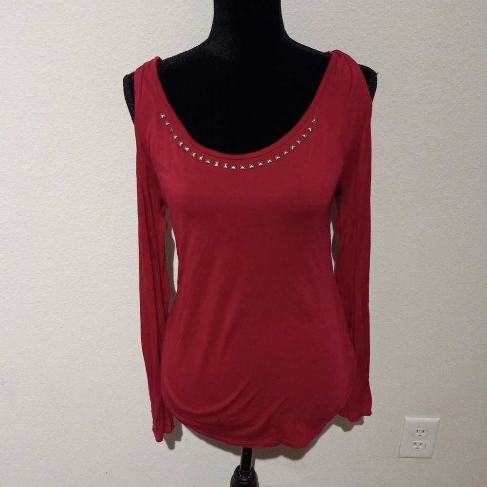 ROCK & REPUBLIC pink open shoulder medium top with flow sleeves